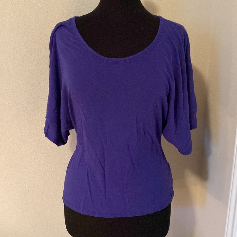 |•VICTORIA’S SECRET•| Sexy Open Back Purple Shirt S - Picture 2 of 9